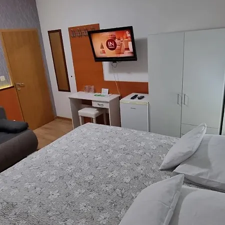 Sobe/rooms Riva Bed & Breakfast