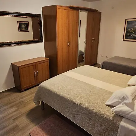 Sobe/rooms Riva B&B 자다르