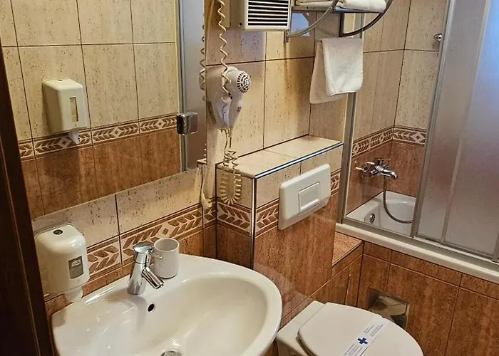 Sobe/rooms Riva krevet i doručak 3*