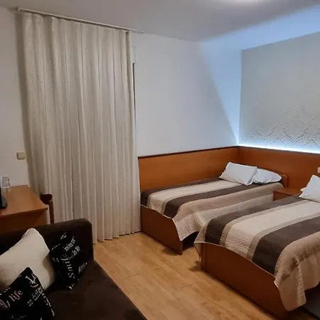 Bed and Breakfast Sobe/rooms Riva 3*