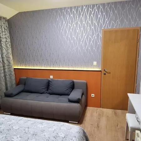 Sobe/rooms Riva 3* Zara