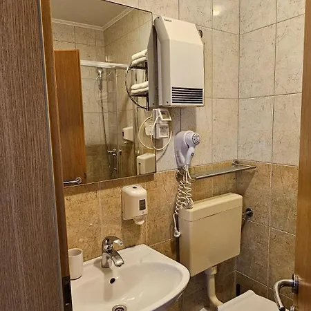 Sobe/rooms Riva Bed and Breakfast Ζαντάρ