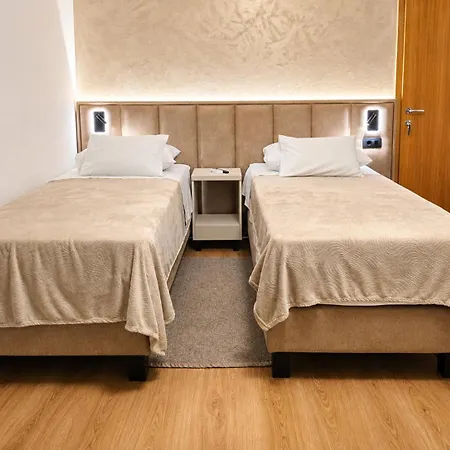 Bed & Breakfast Sobe/rooms Riva 3*
