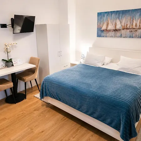 Sobe/rooms Riva Bed & Breakfast