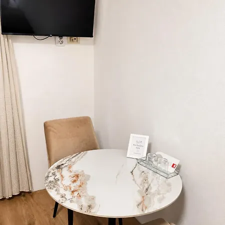 Sobe/rooms Riva Bed & Breakfast 3*
