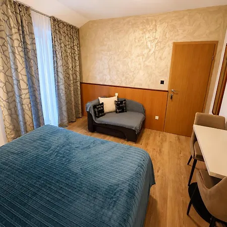 Bed & Breakfast Sobe/rooms Riva 3*