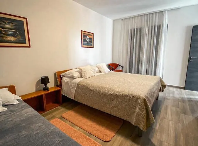 Sobe/rooms Riva Bed & Breakfast